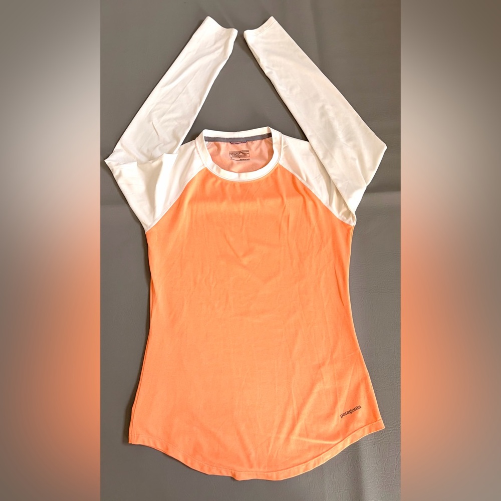 Patagonia Women’s Top Shirt Tropic Comfort
Crew in Lite Cusco Orange Small - Picture 6 of 13